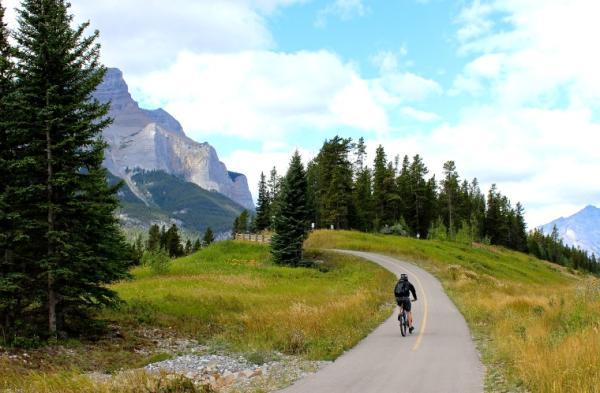 ماجراجویی با دوچرخه در Banff Legacy Trail ماجراجویی با دوچرخه در Banff Legacy Trail